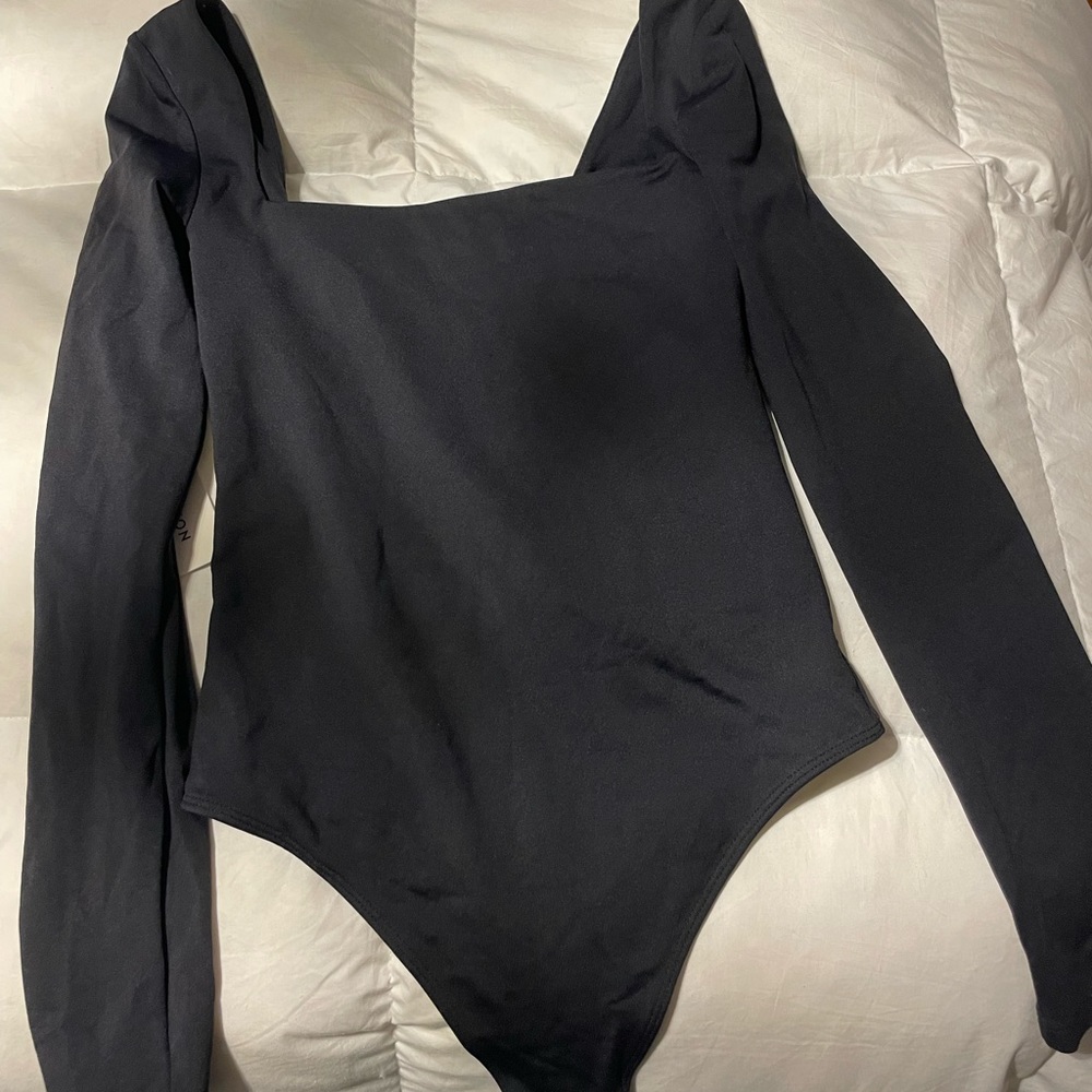 Aritzia bodysuit size small